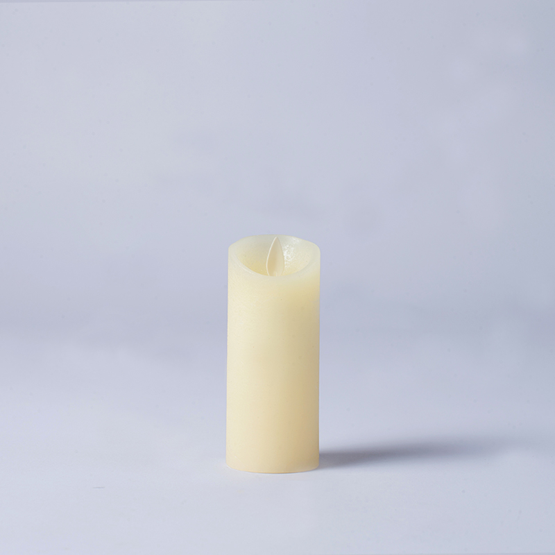 Pachet de 3 lumânări ivory care pâlpâie fără flacără
